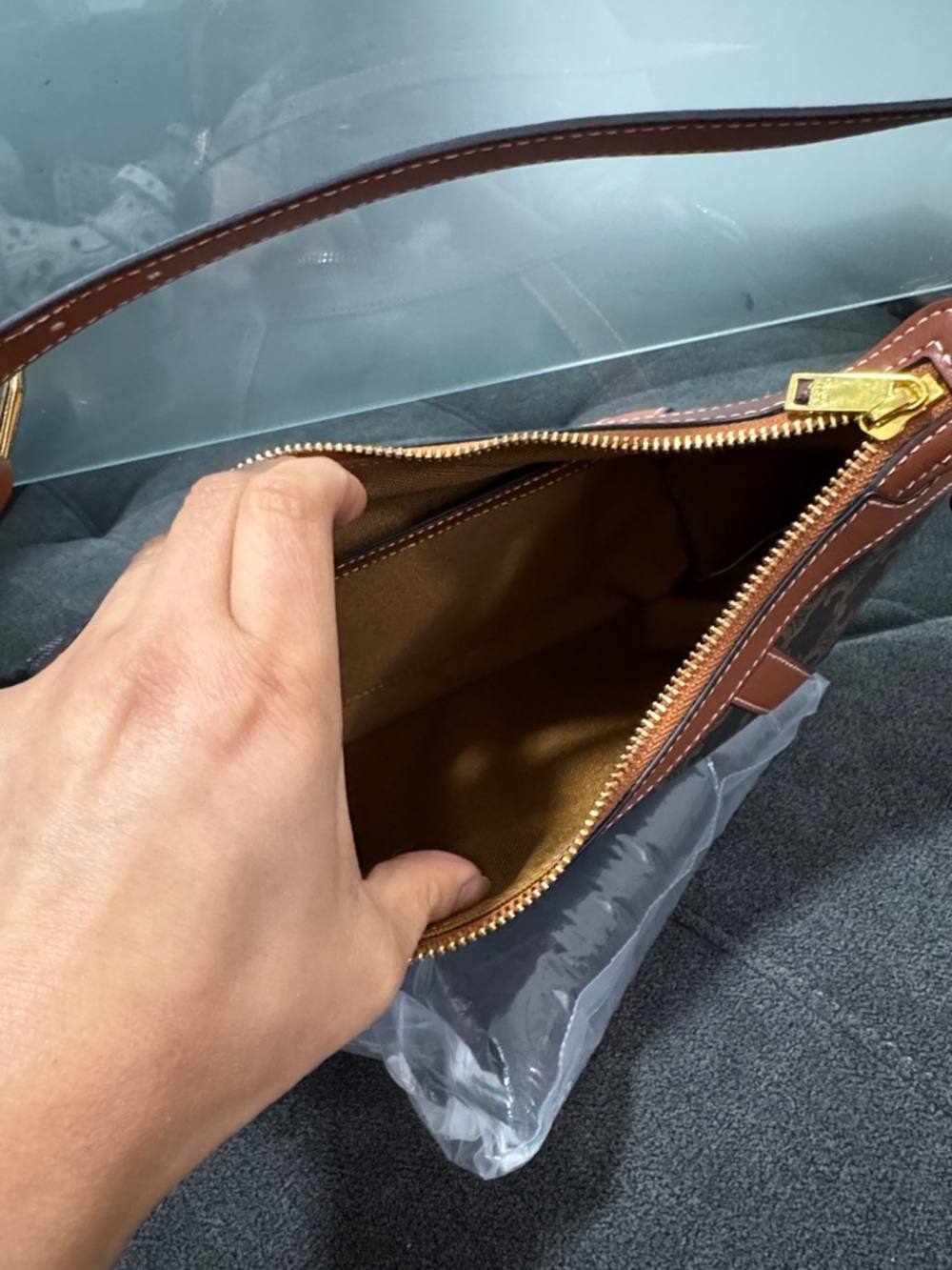 Celine Brown Triomphe Canvas Shoulder Bag with Tan Leather Trim - Picture 2 of 8